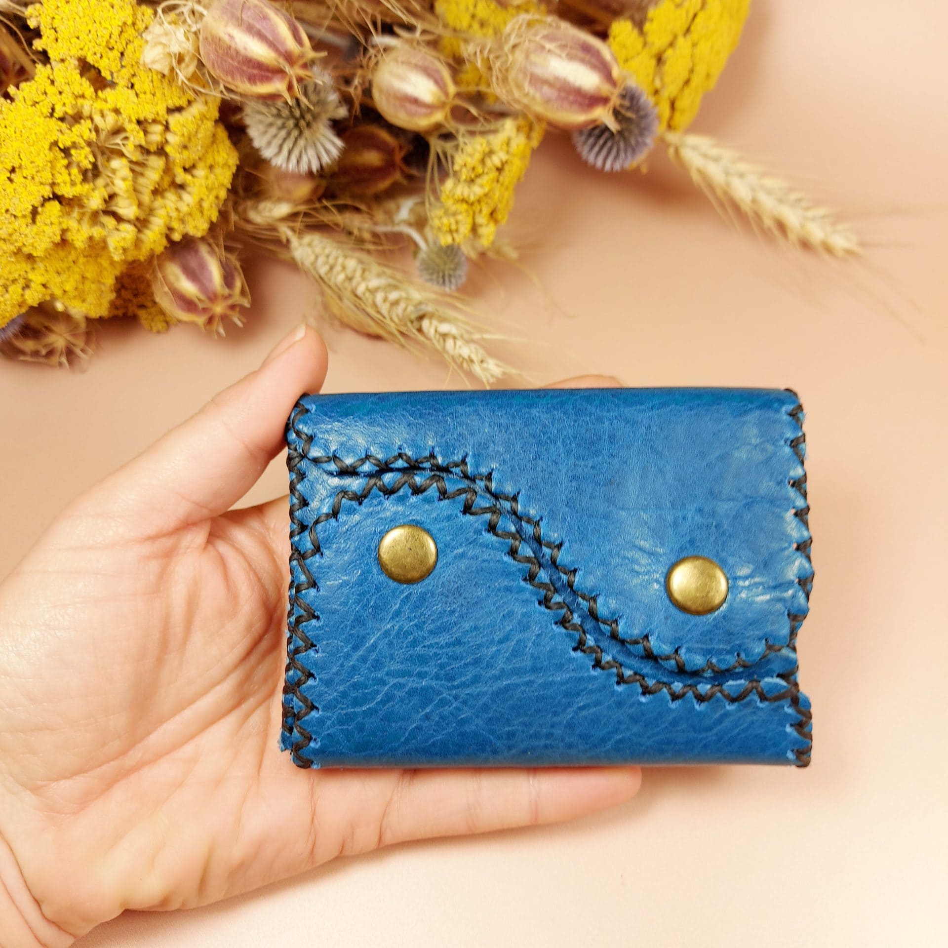 porte-monnaie porte-cartes en cuir bleu et noir