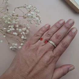 bague rouge en cuir et plaqué or